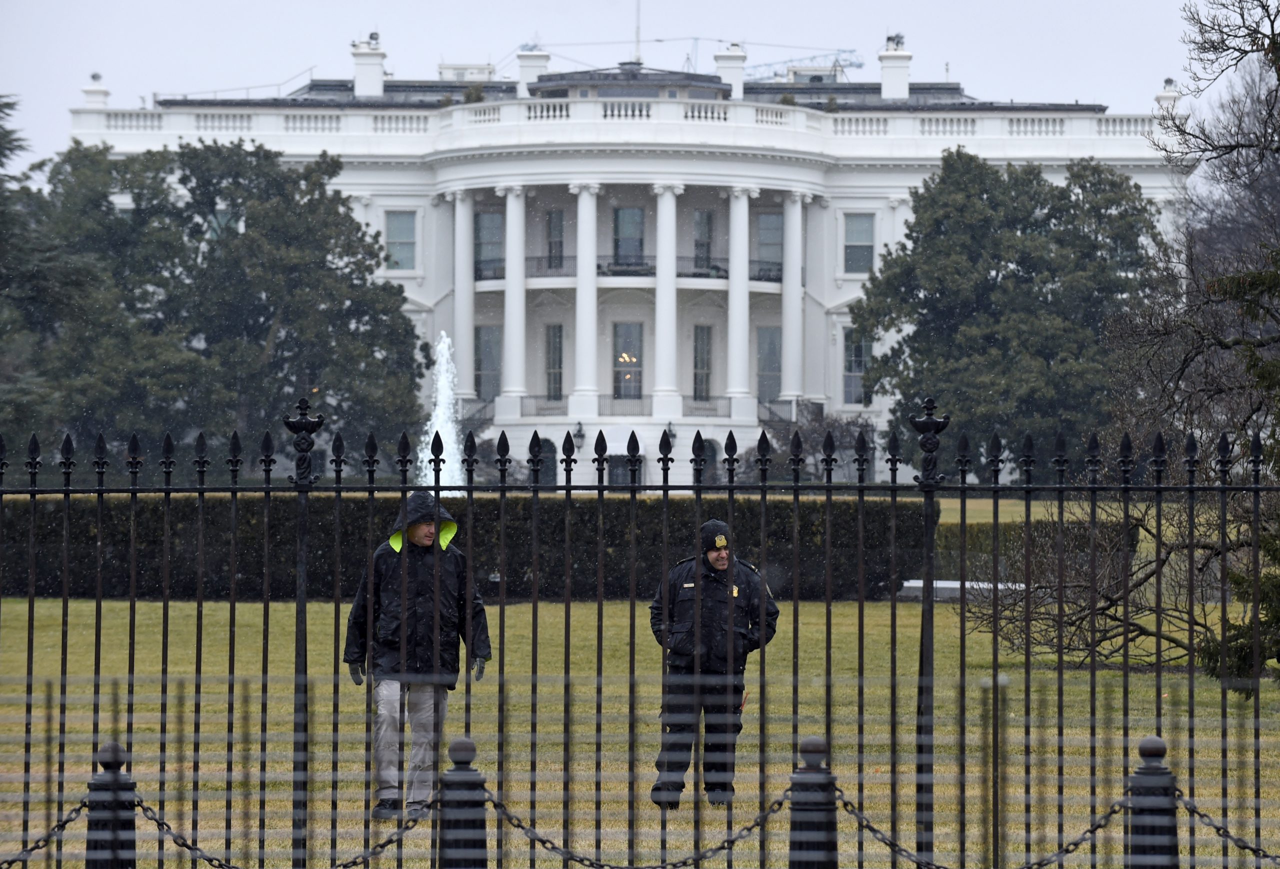 Two Secret Service agents drunkenly crashed White House barricades: Official