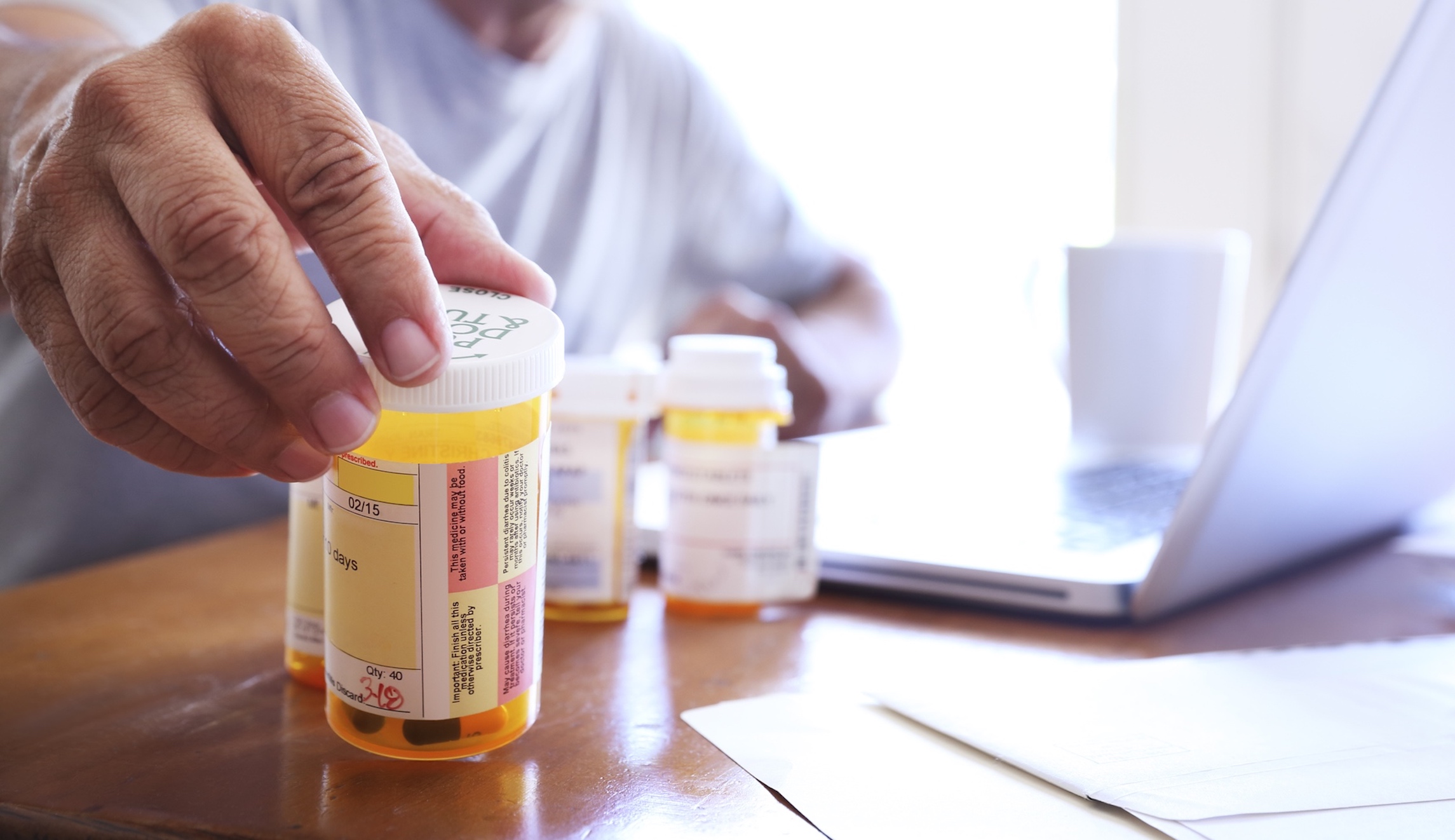 Insurers, drug price advocacy groups pressure Congress to keep Medicare discounts