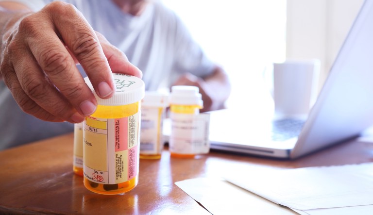 Insurers, drug price advocacy groups pressure Congress to keep Medicare discounts