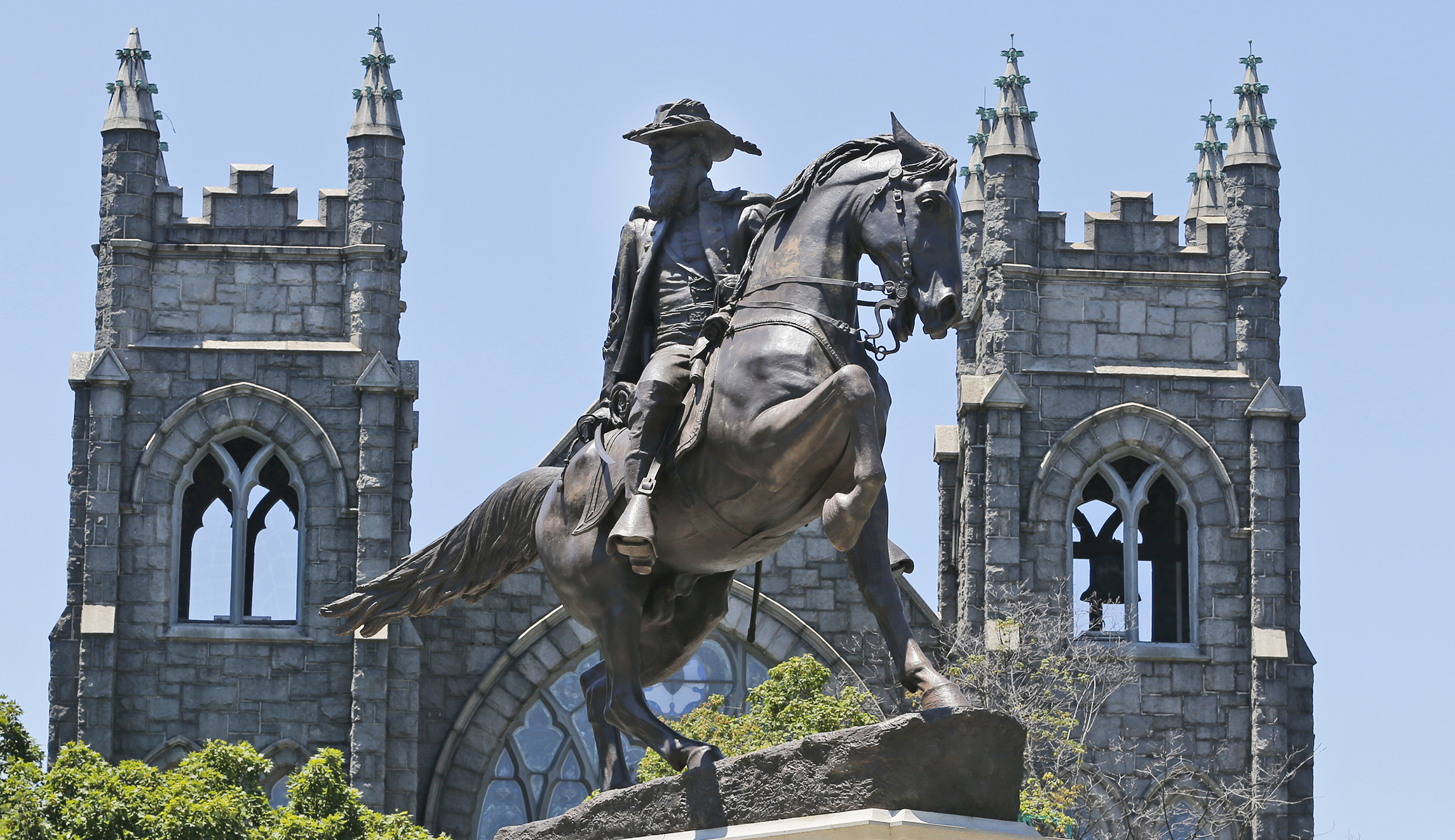 Richmond Mayor Levar Stoney says city’s Confederate monuments ‘need to be removed,’ orders review