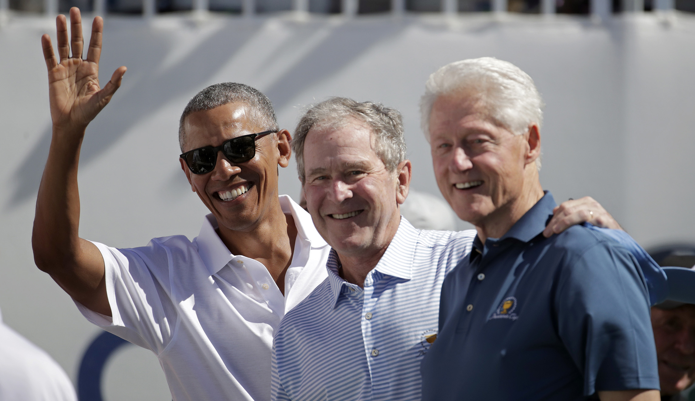 Bill Clinton and Bush join Obama in promise to take coronavirus vaccine publicly