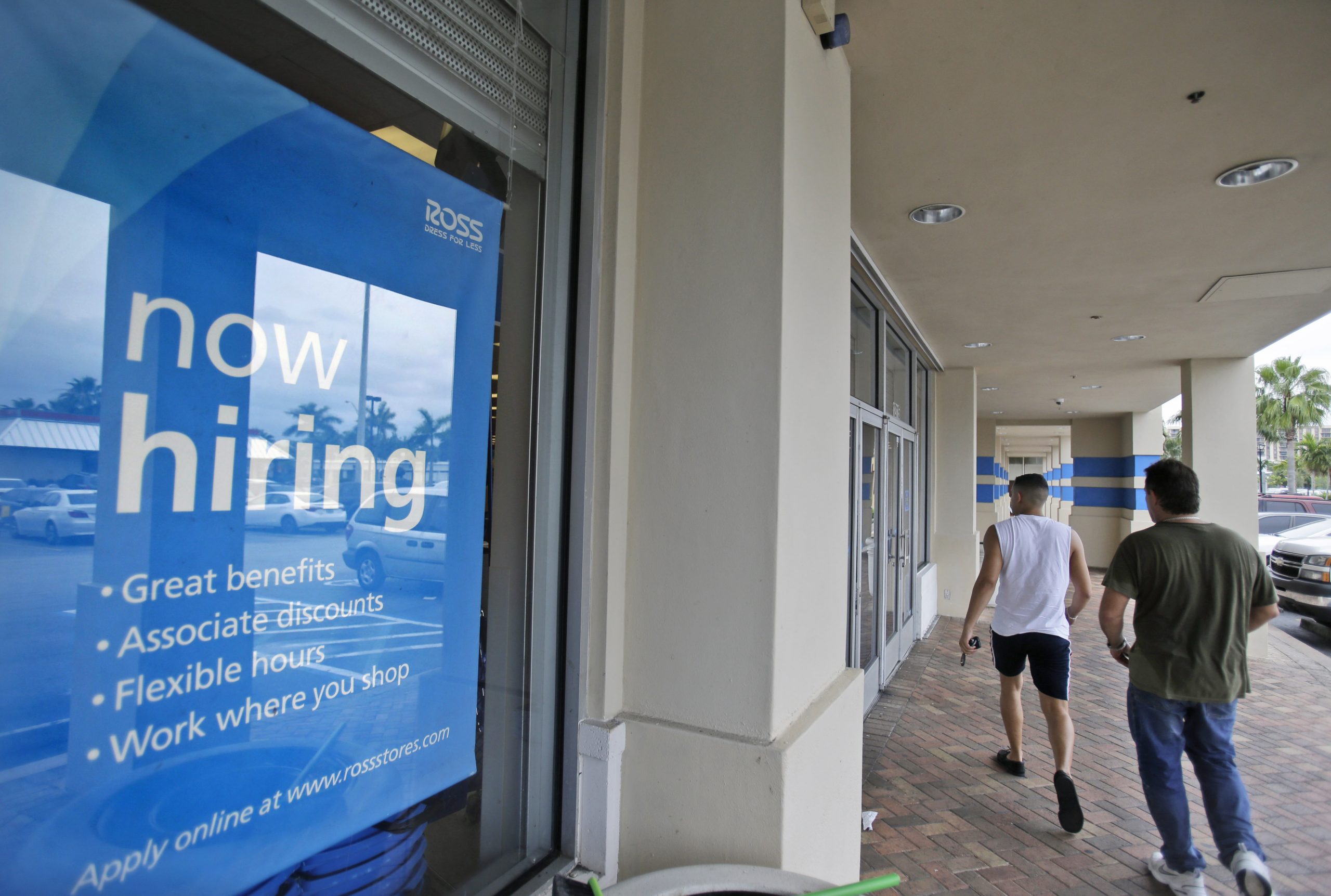 Jobless claims fall to 275,000 to start September