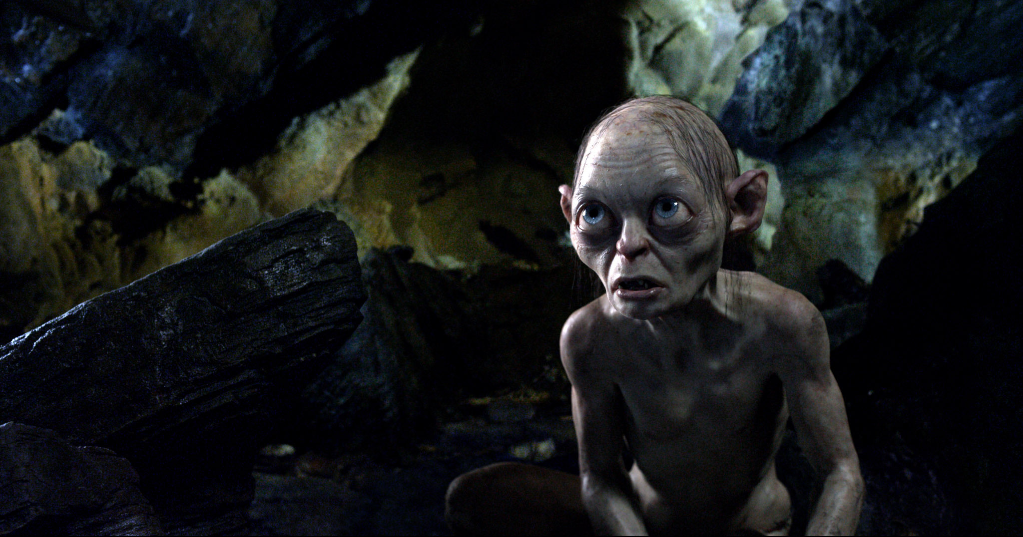 ‘The Hobbit’ stays atop box office for third week