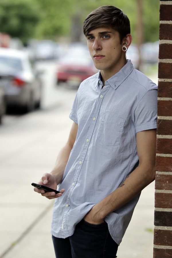 CDC: Older teens often text behind the wheel