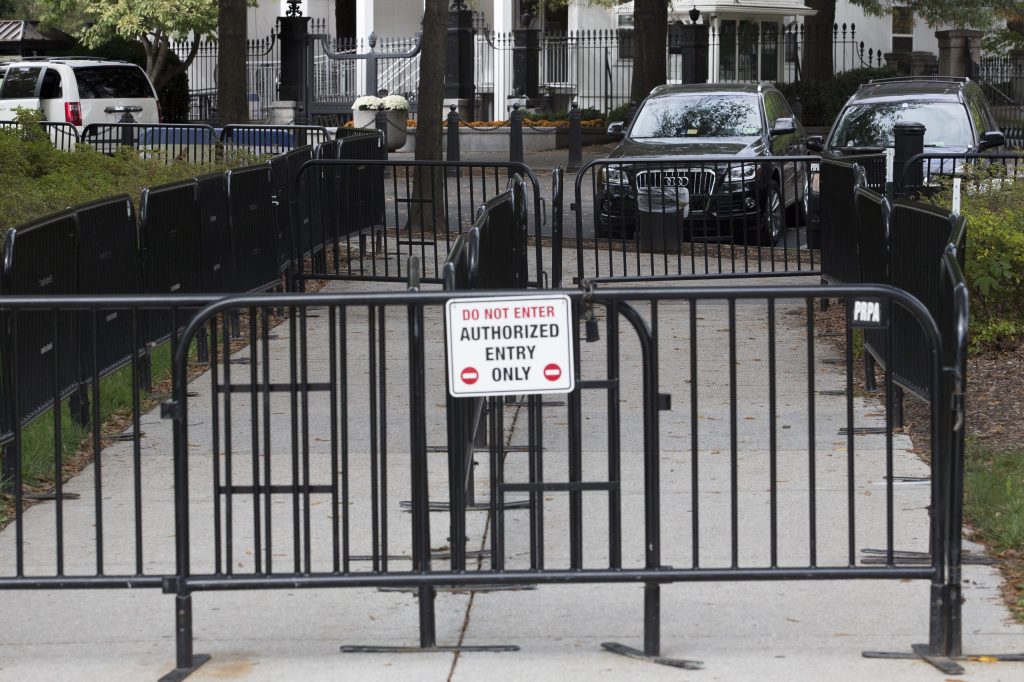 Exclusive: German tourists breached White House security in 2008