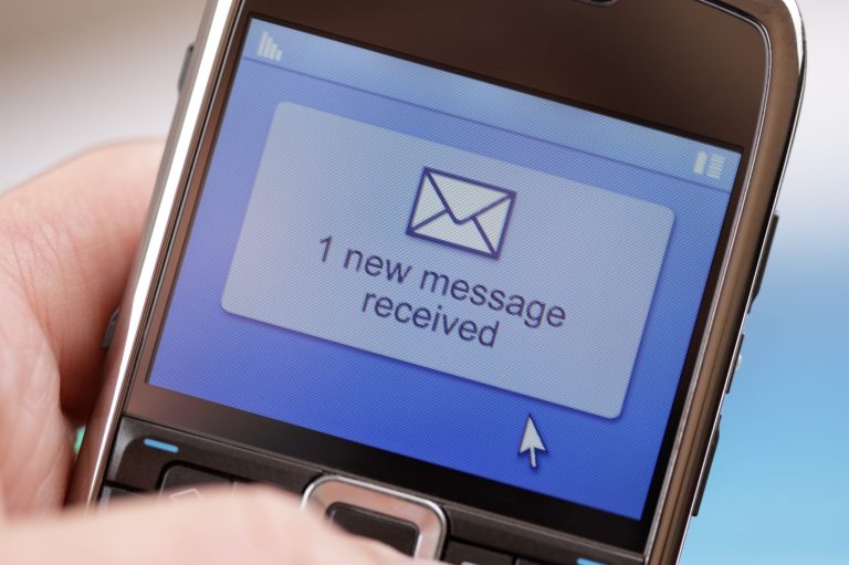 Houston Chron: Texas judge resigns after being accused of texting tips to prosecutors