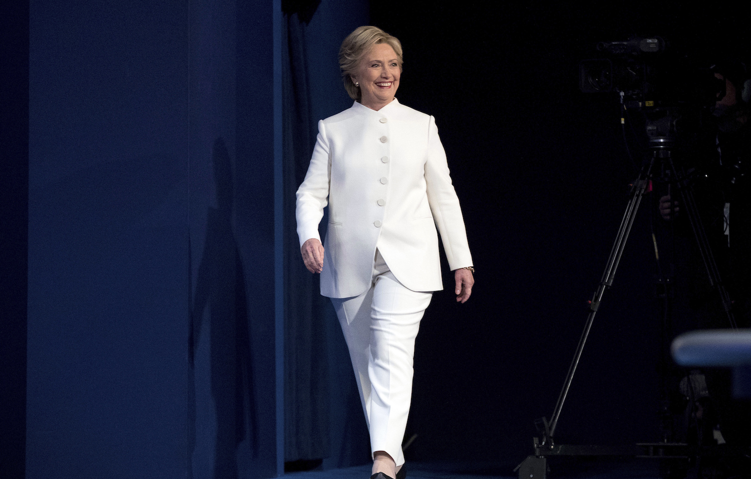 ABC’s embarrassing article about Clinton’s white pantsuit