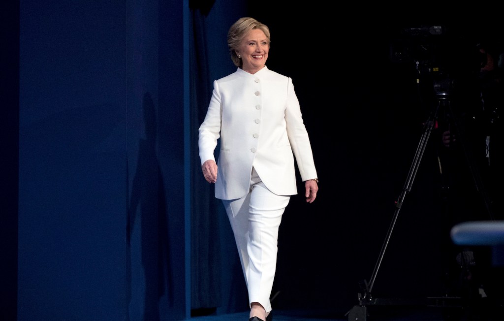 ABC’s embarrassing article about Clinton’s white pantsuit