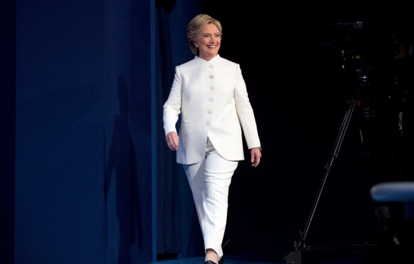 ABC’s embarrassing article about Clinton’s white pantsuit
