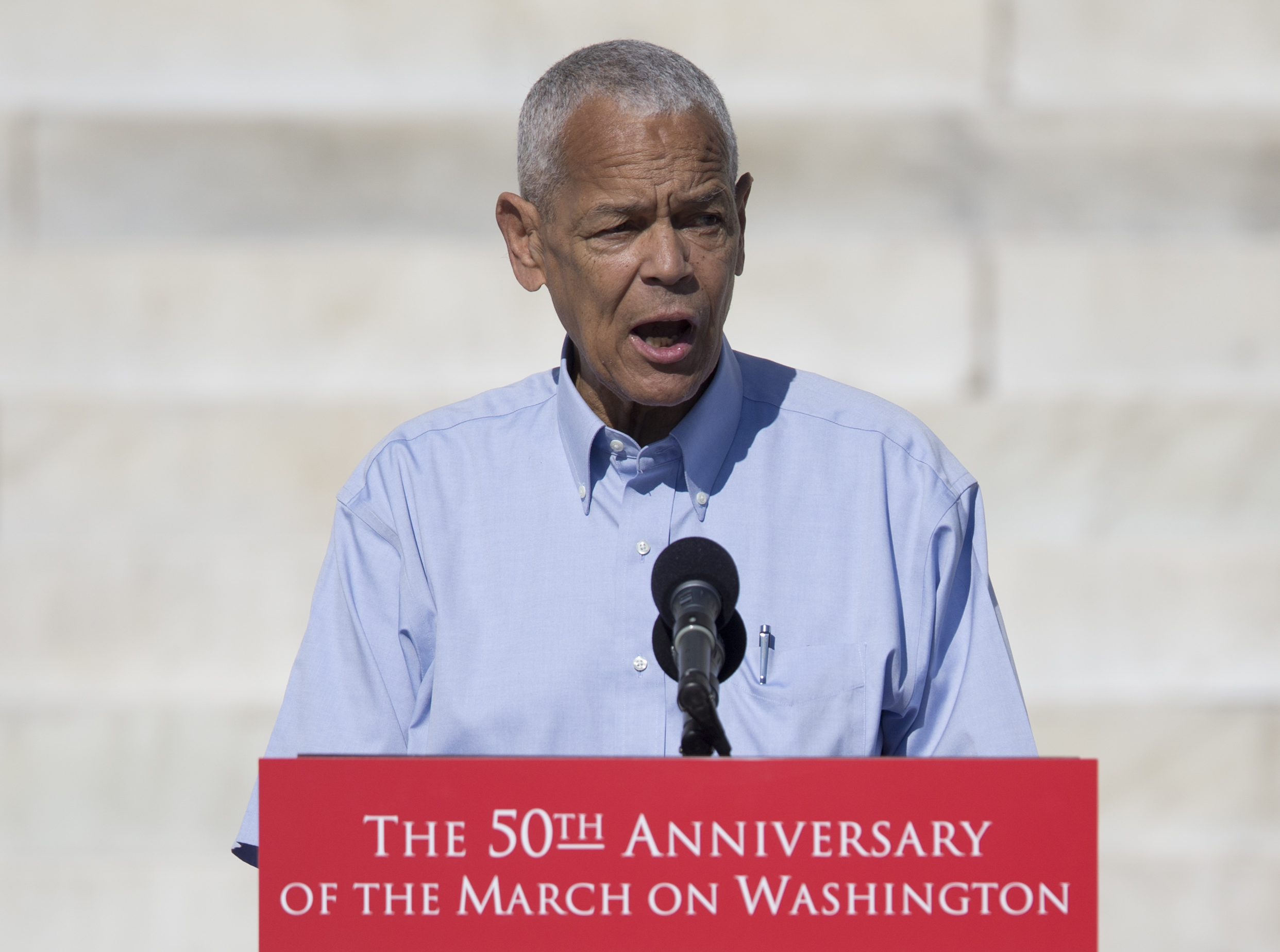 Civil rights icon Julian Bond dies at 75