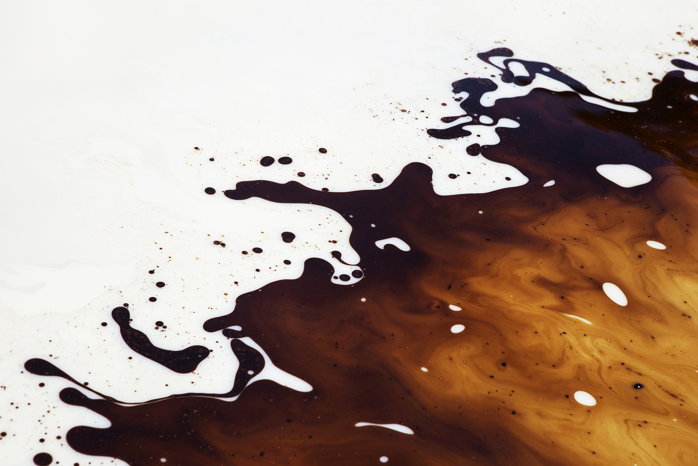 IMF: Low oil prices threaten global economy