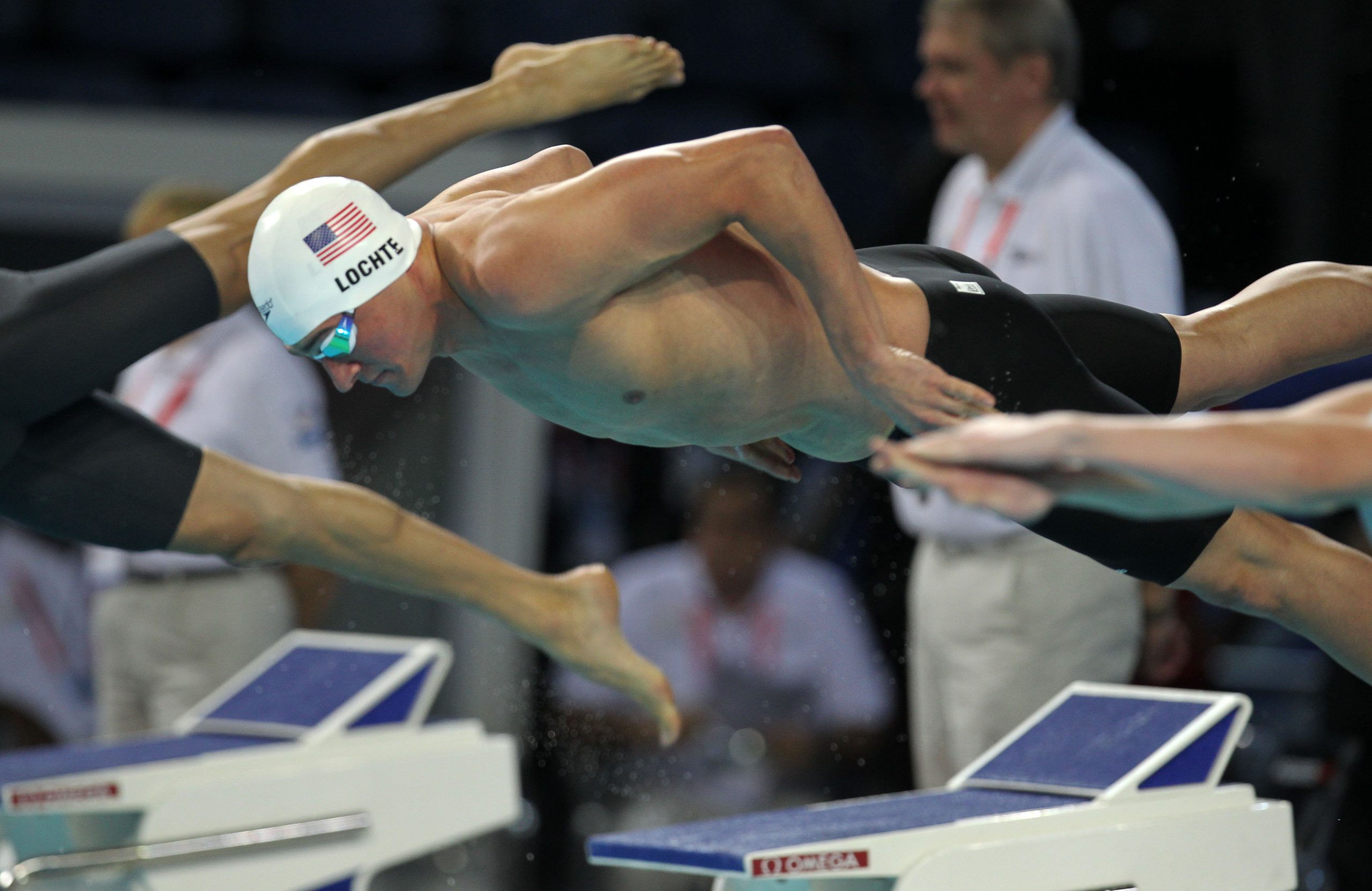 Lochte of US wins 2 golds at short-course worlds