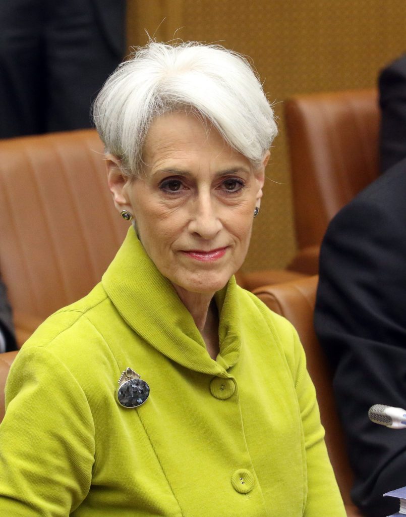 Iran, 6 powers discuss sanctions, nuclear cuts
