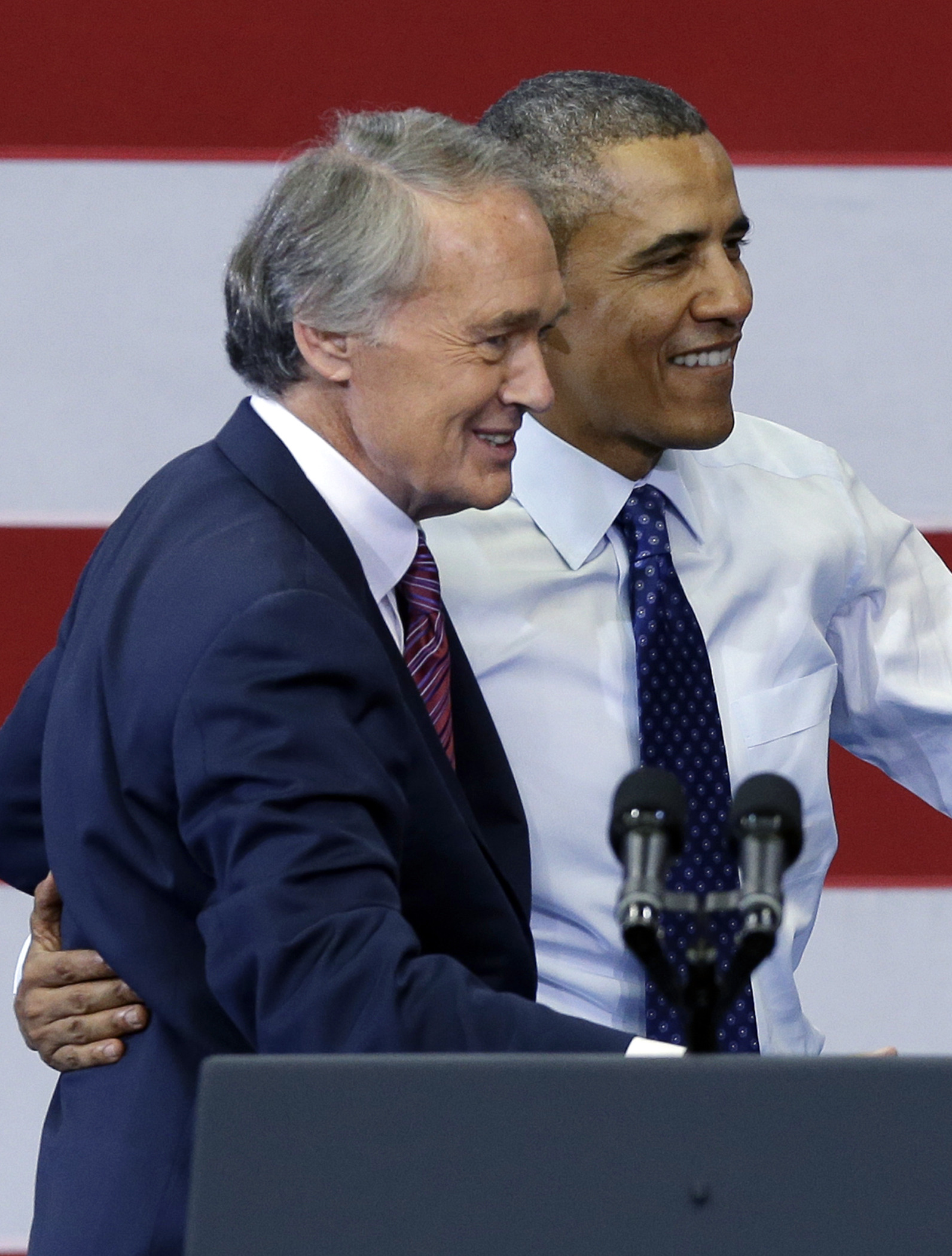 President Obama rallies Democrats in tightening Massachusetts Senate race