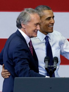 President Obama rallies Democrats in tightening Massachusetts Senate race