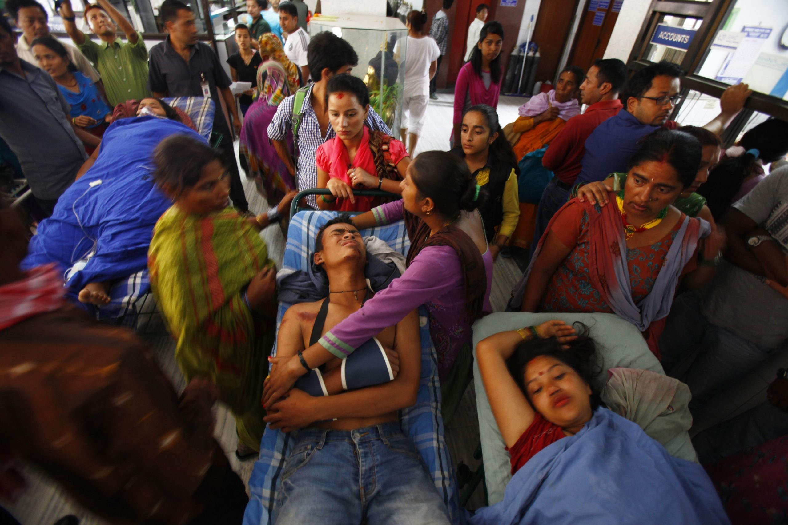 Rain hampers search for over 100 missing in Nepal