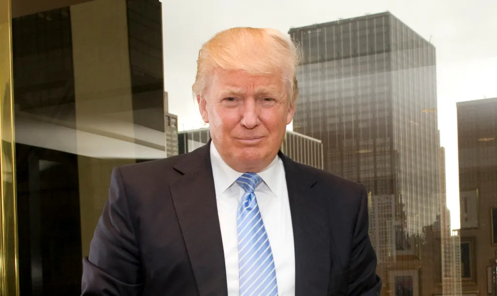 Trump pummels Carson, Fiorina