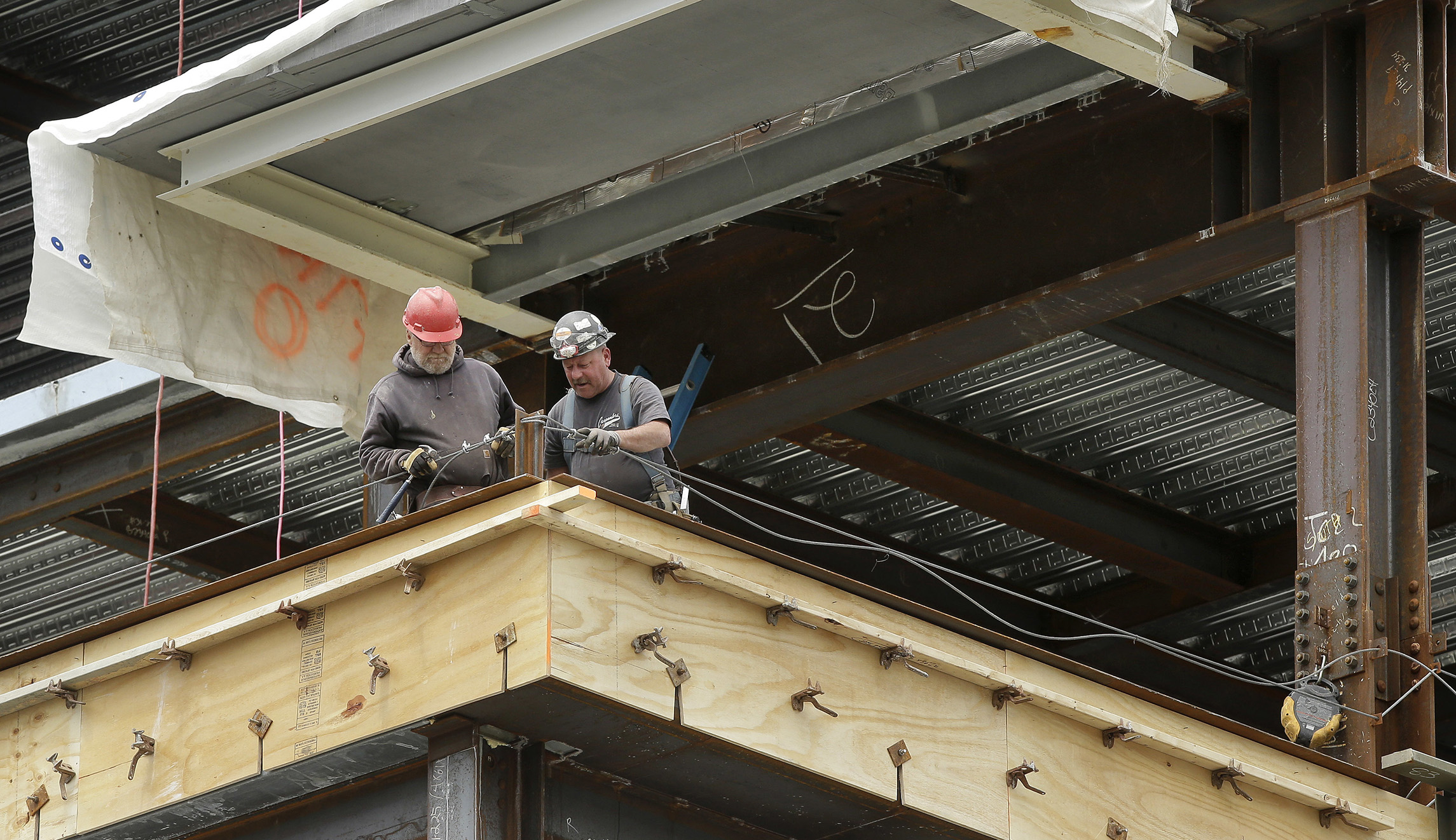 US adds 209,000 new jobs in July, unemployment ticks down to 4.3 percent