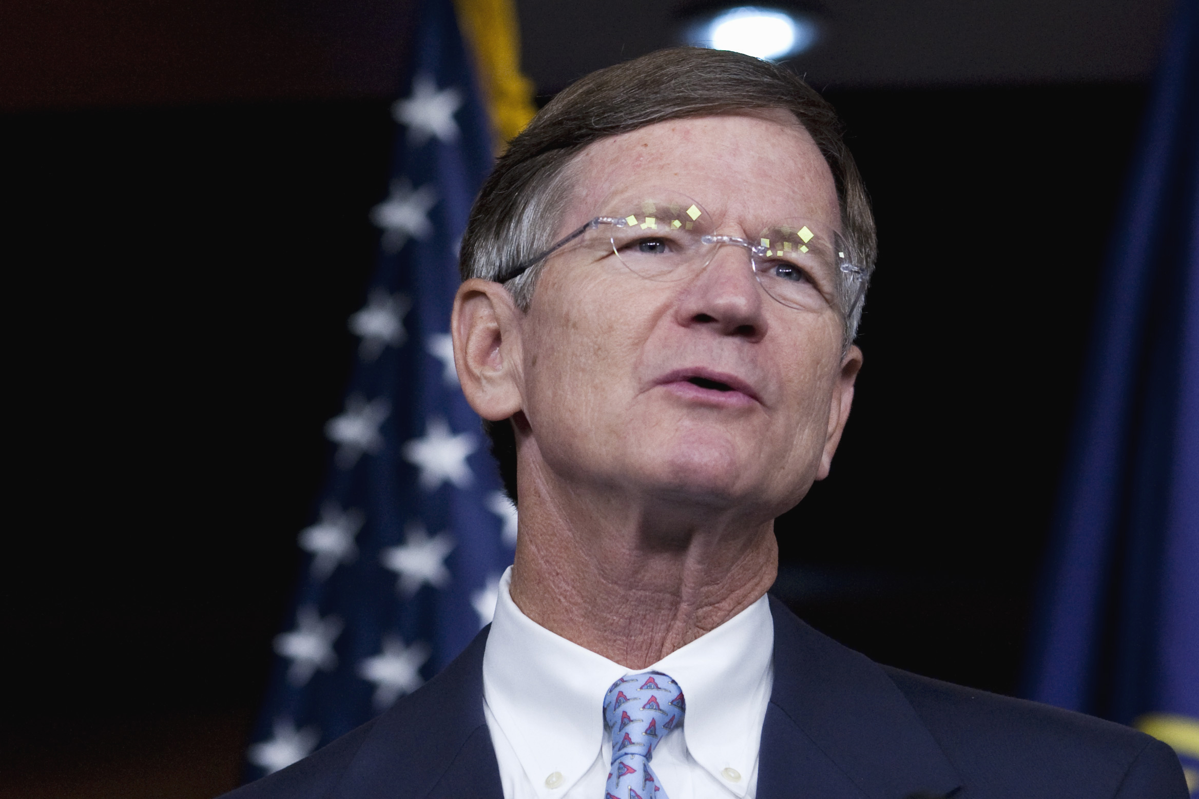 Lawmaker probes tech firms that ran Clinton’s server