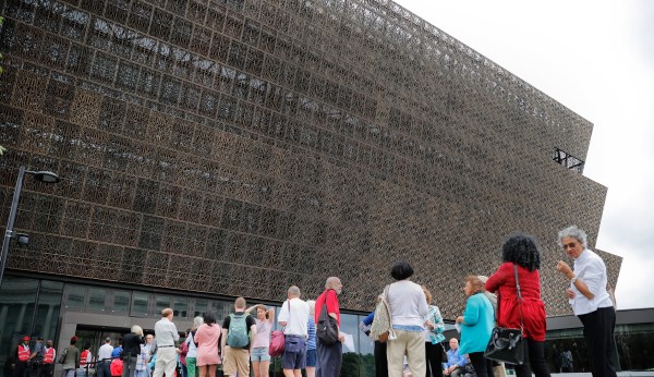 Trump ratchets up battle against Smithsonian museums