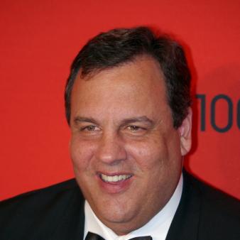 Christie Goes After Rubio on Immigration