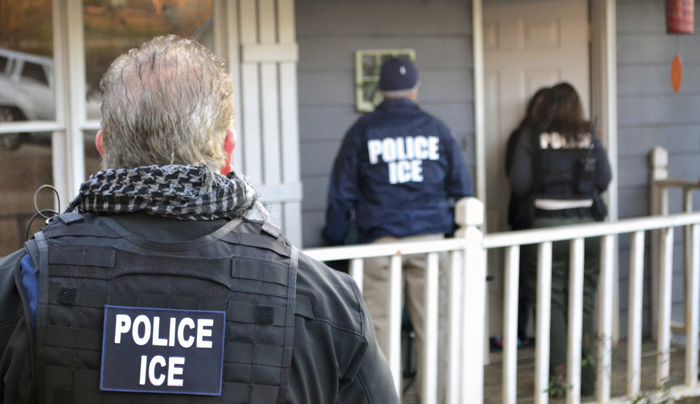 Feds arrest 650 illegal immigrants who were ordered to leave the country