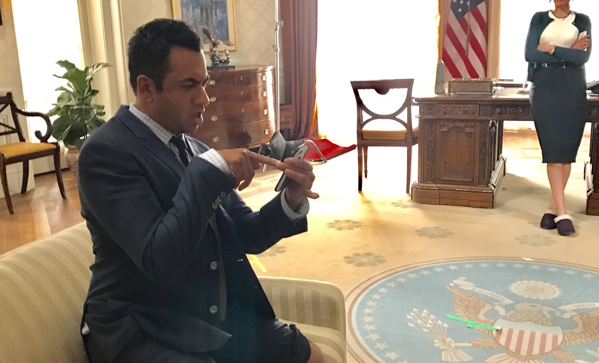 ‘Designated Survivor’ actor Kal Penn recreates Kellyanne Conway photo