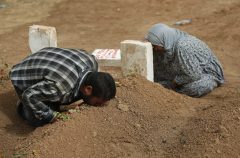 Syrian Kurds feel abandoned as Kobani battle rages