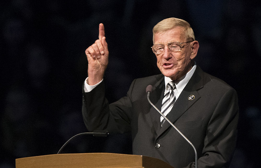 Trump wins Lou Holtz endorsement with Indiana primary looming