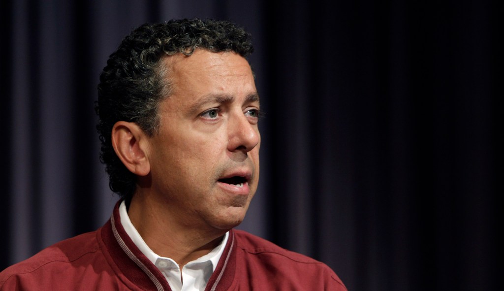 Corruption charges filed against Fiat exec, UAW official