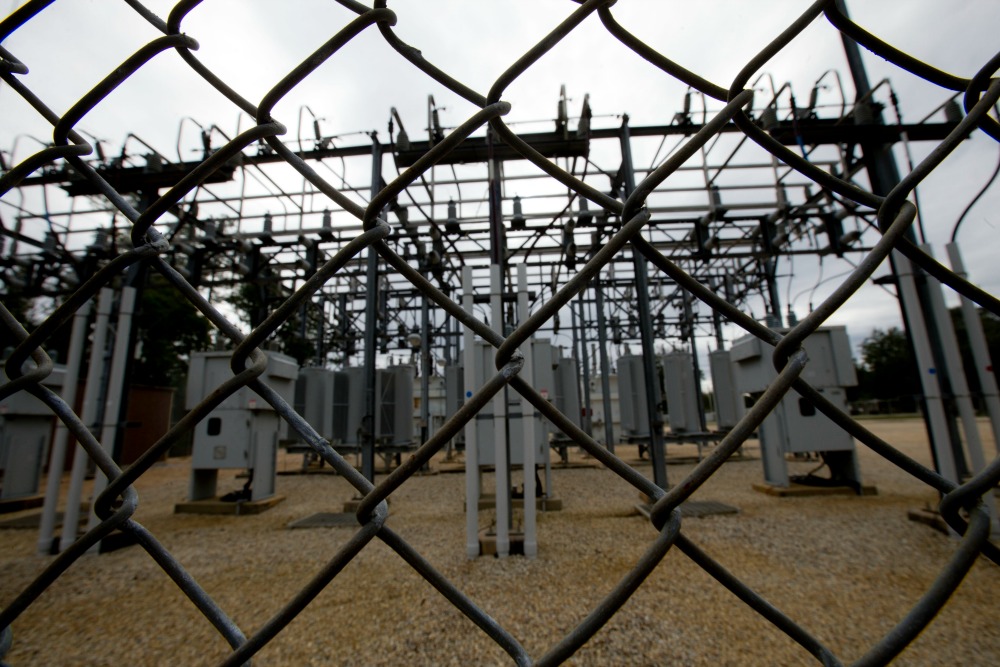 Senators want to go low-tech to improve electrical grid security