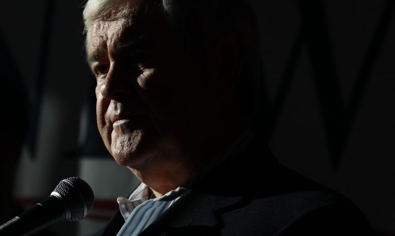 Gingrich takes big risk in new attack on Romney