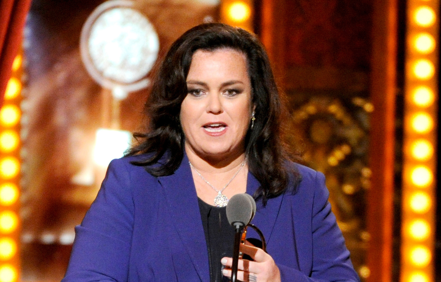 Rosie O’Donnell will rally with liberals outside White House