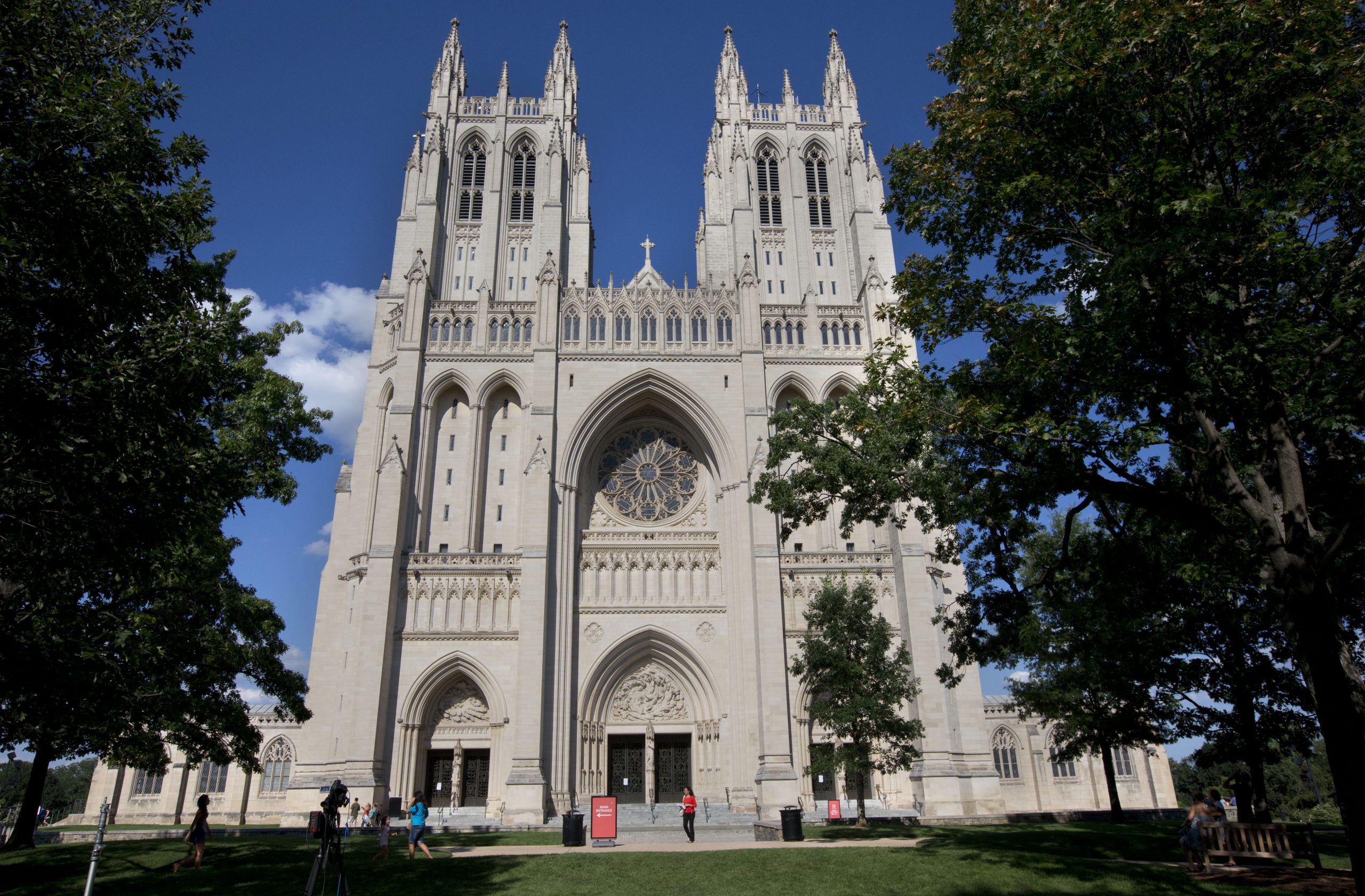 National Cathedral changes Christmas services schedule due to COVID
