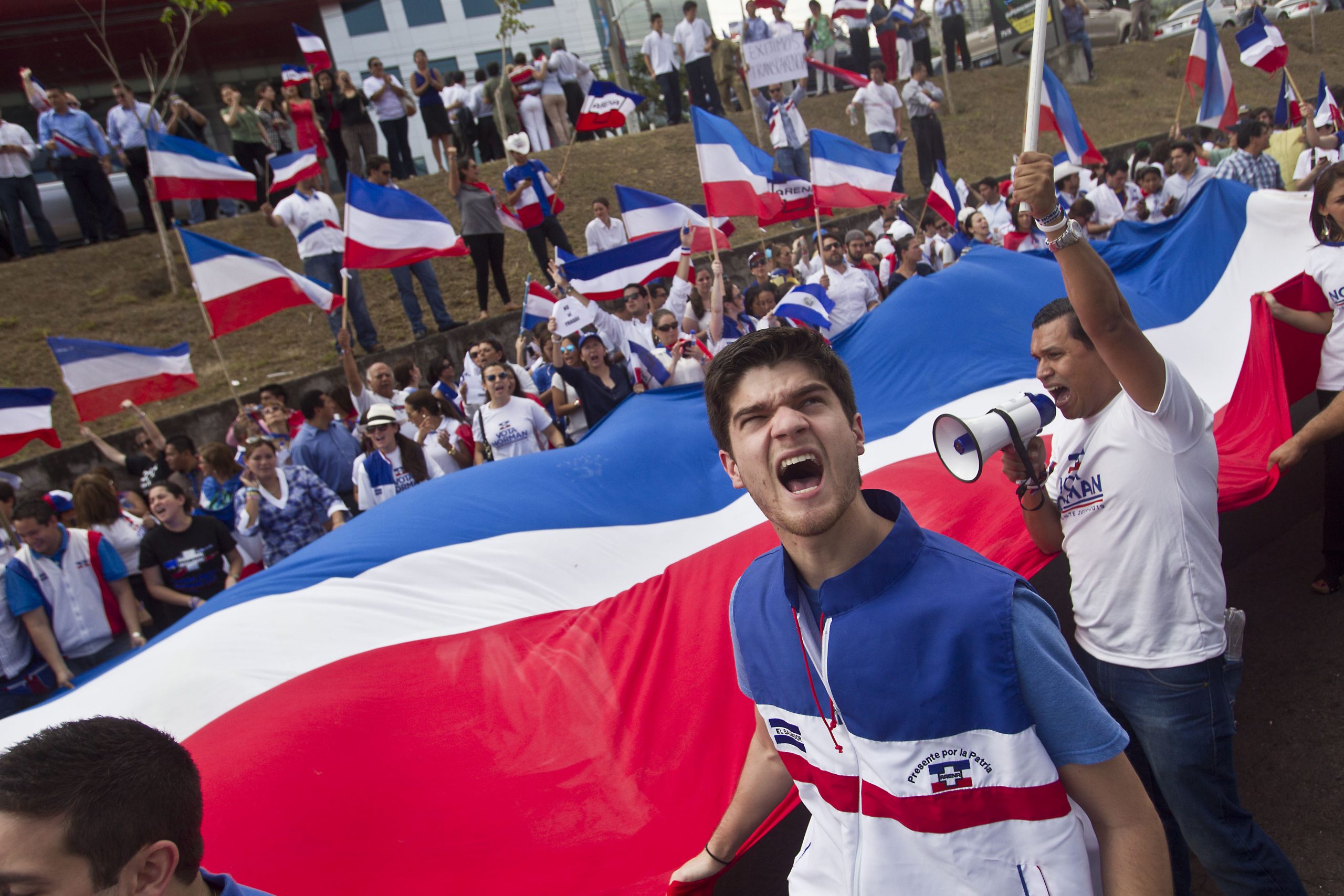 El Salvador waits final count in presidential vote