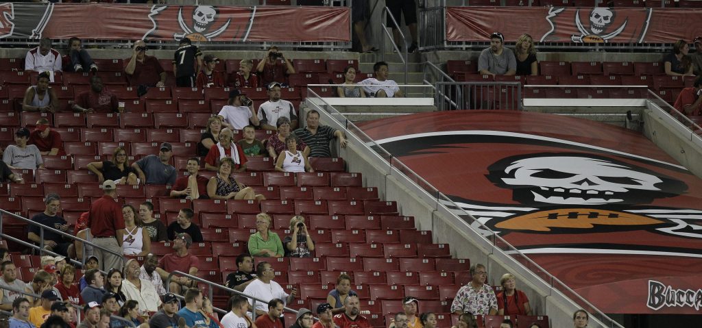 Senators urge FCC to sack NFL blackout rule