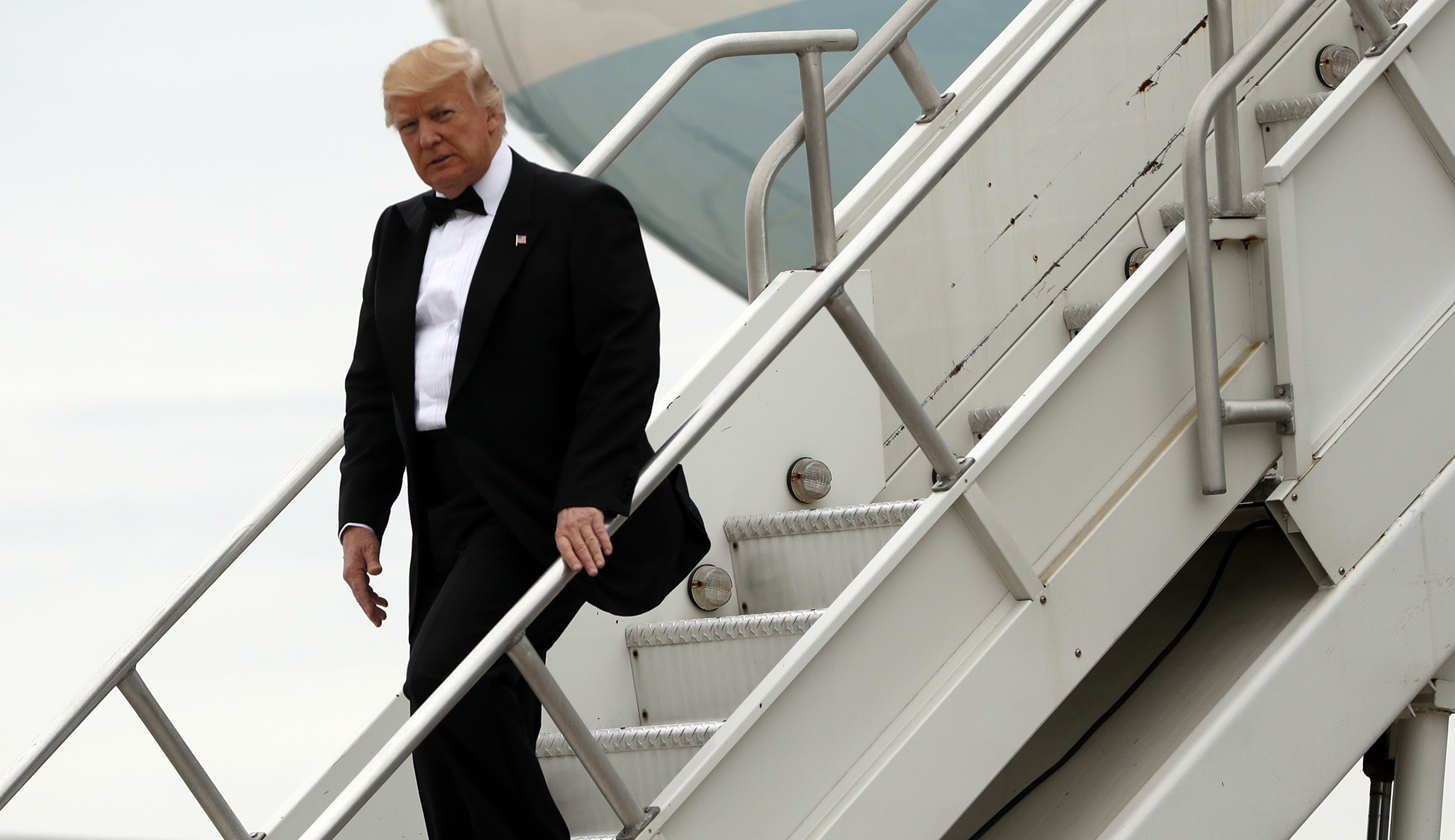 Trump makes surprise appearance at wedding in his New Jersey club