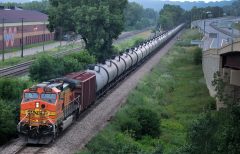 Dozens of oil trains pass through Minnesota weekly