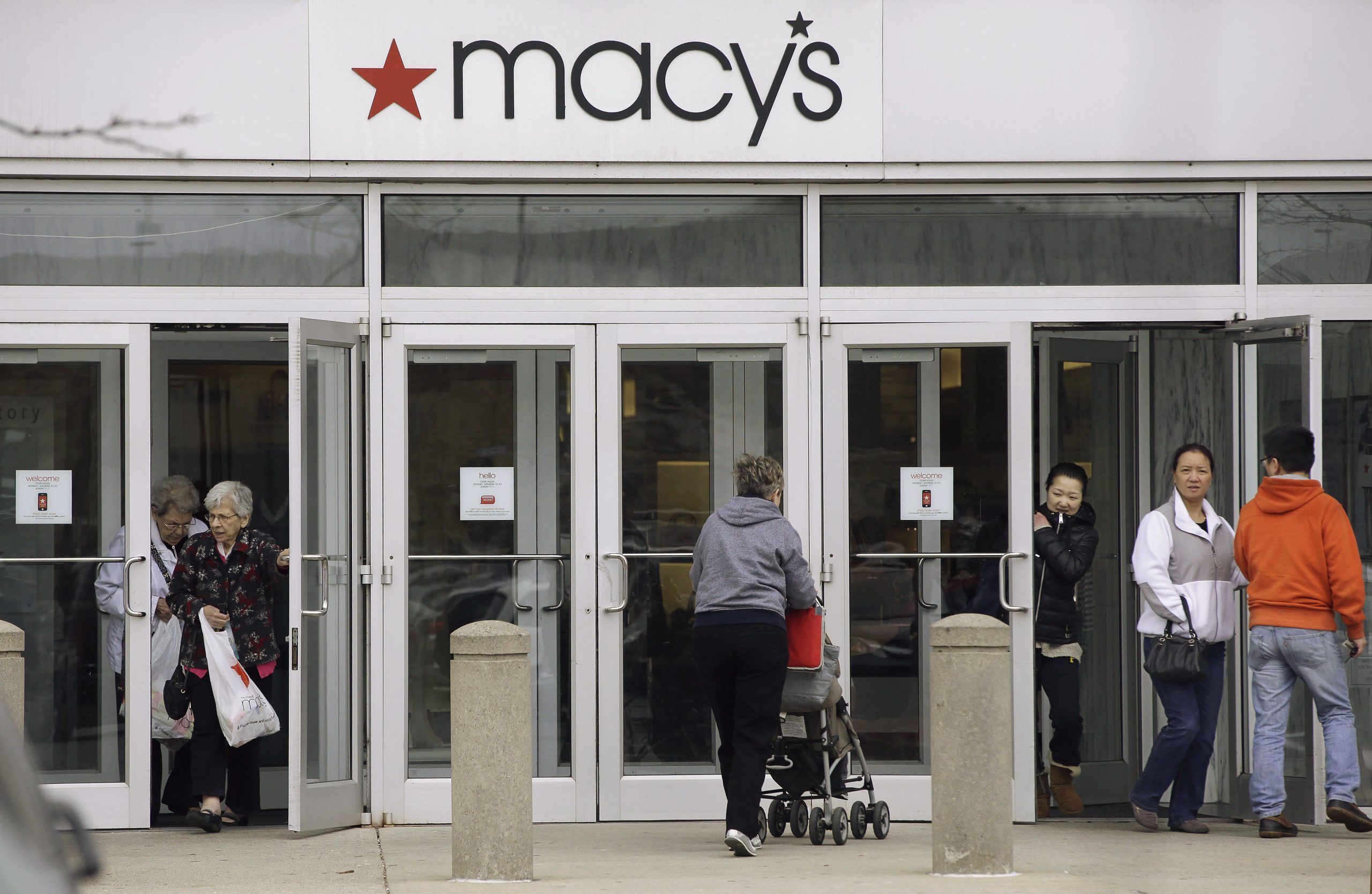 Macy’s 2Q profit falls short; sales outlook cut