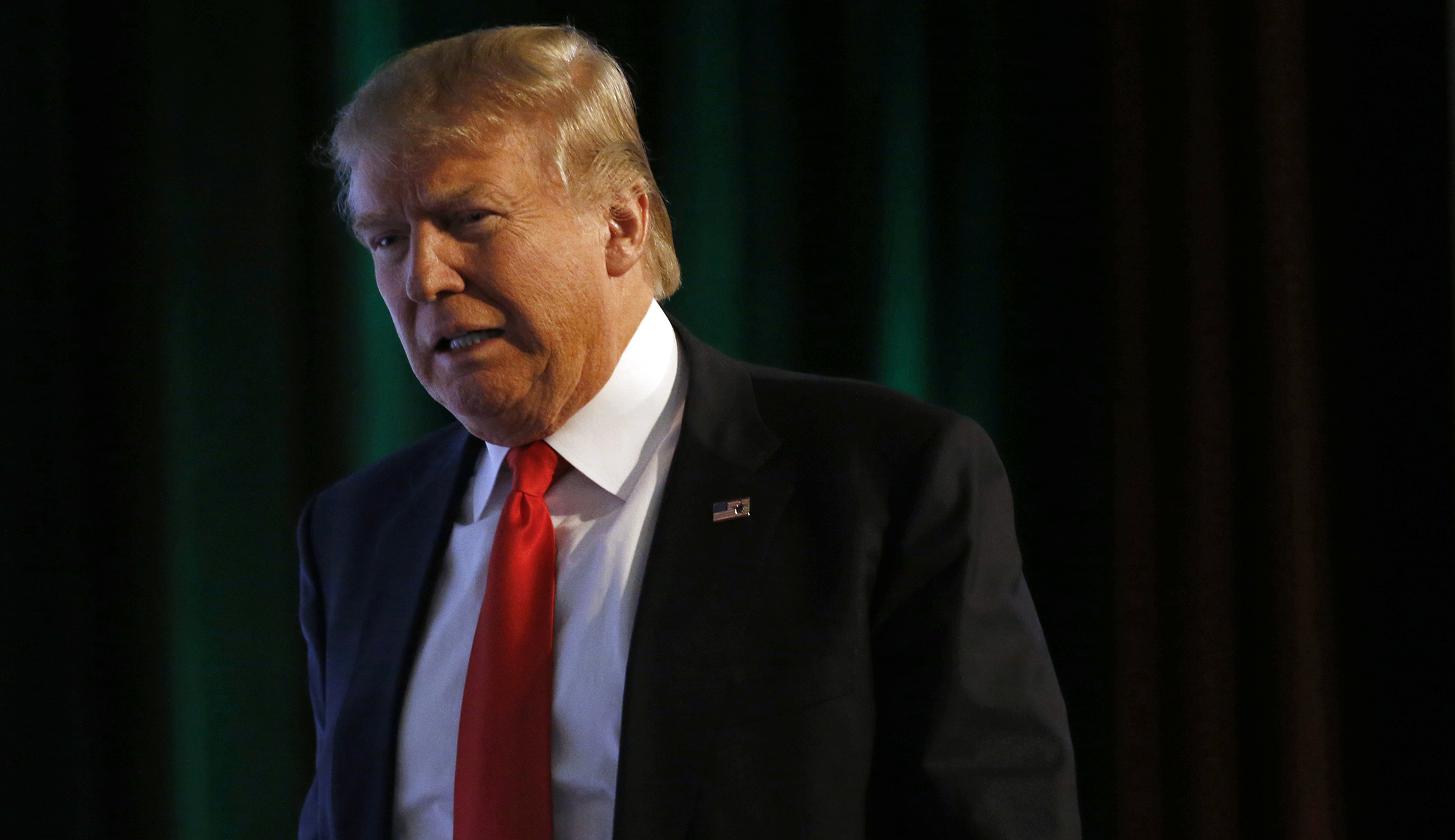 Trump spending Sunday talking to Cabinet, GOP leaders about shutdown
