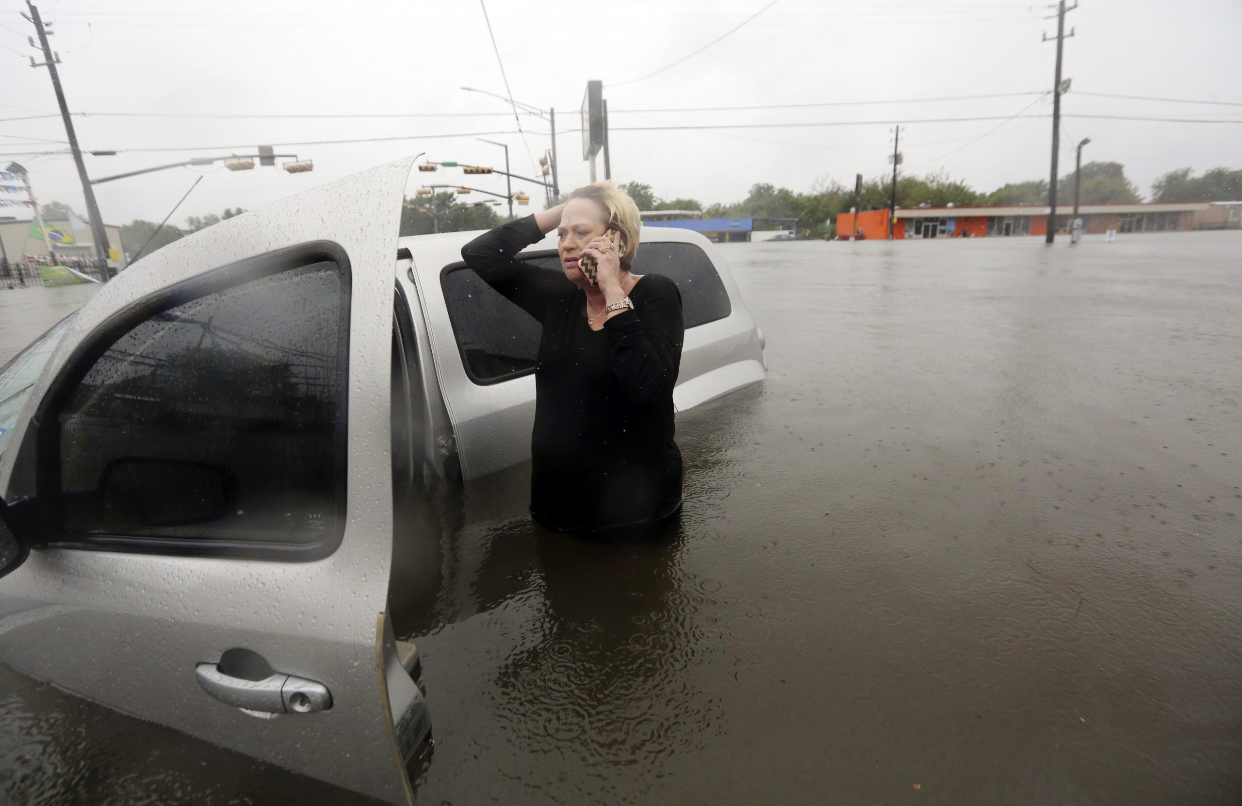 Calling 911 is still woefully low-tech. These lawmakers are trying to rescue it