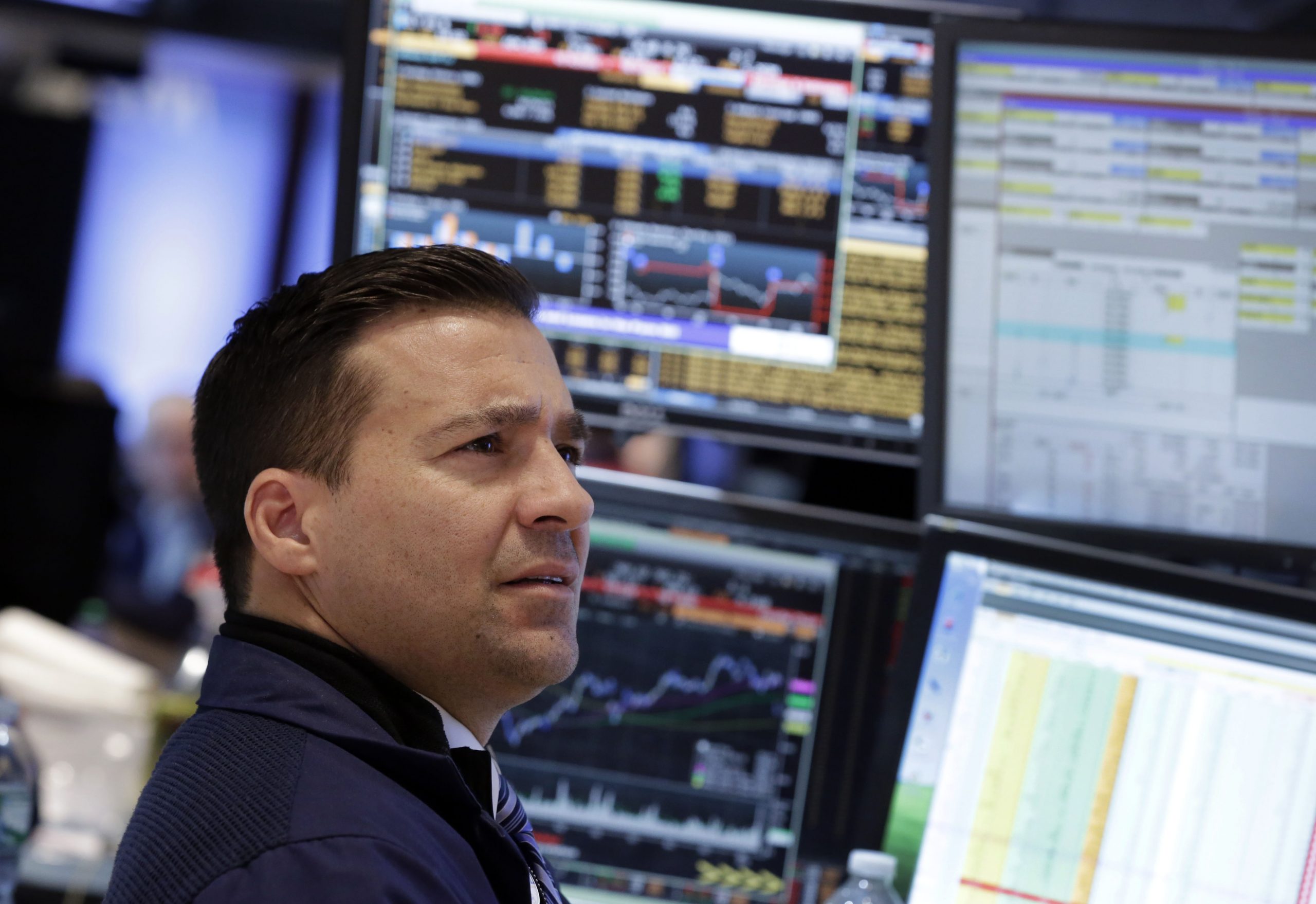 US stocks move higher, helped by Facebook, GDP