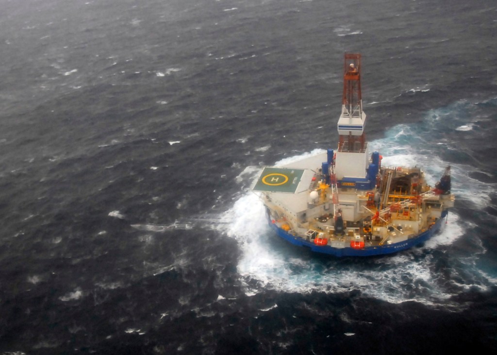 After a year on ice, Shell looks to Arctic drilling