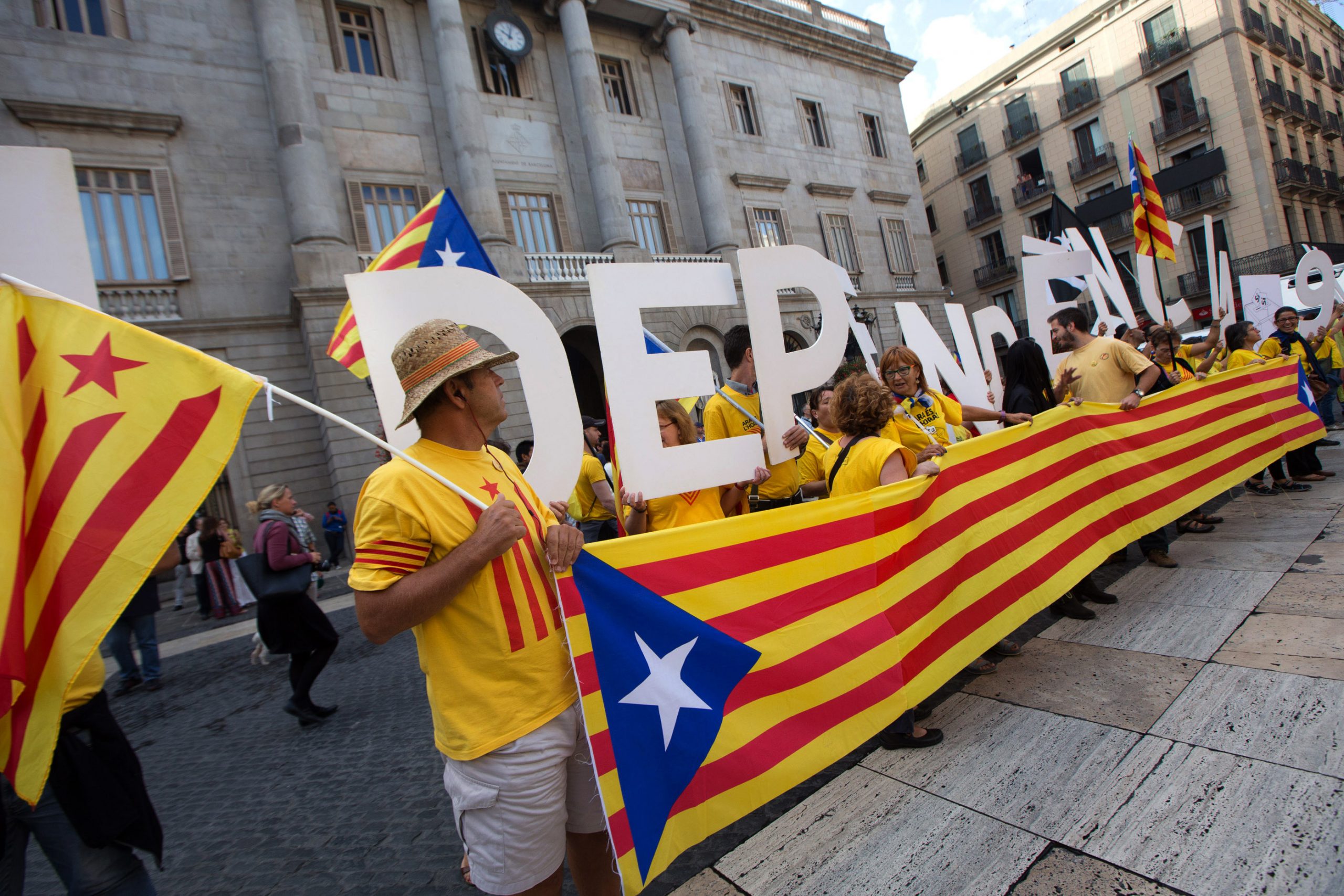 Spain’s Catalonia halts independence vote campaign