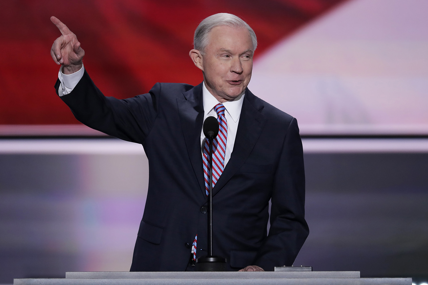 Sessions: Donald Trump will build the wall