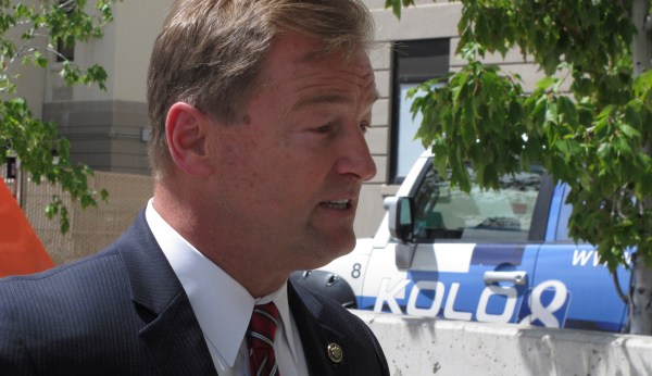 Police arrest man in connection to threatening note left at Sen. Dean Heller’s office
