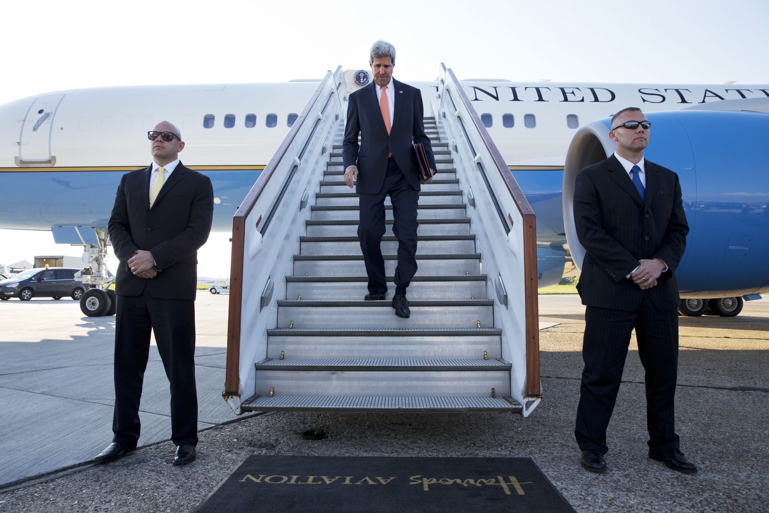 Kerry meets with Palestinian leader in London