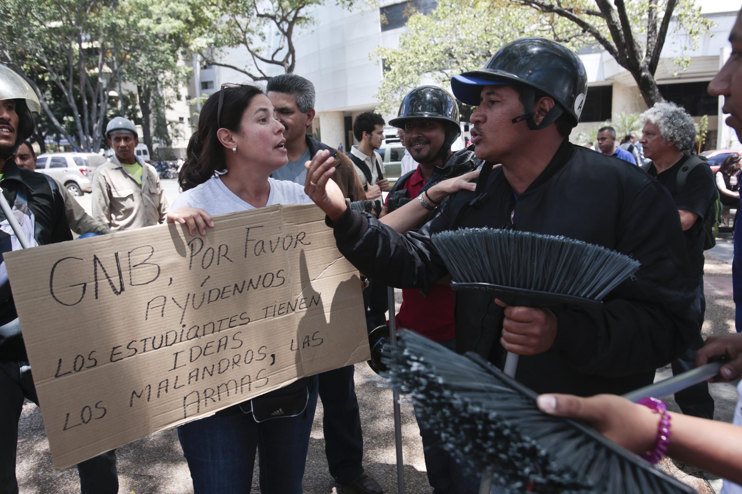 Venezuelan troops take control of protest plaza