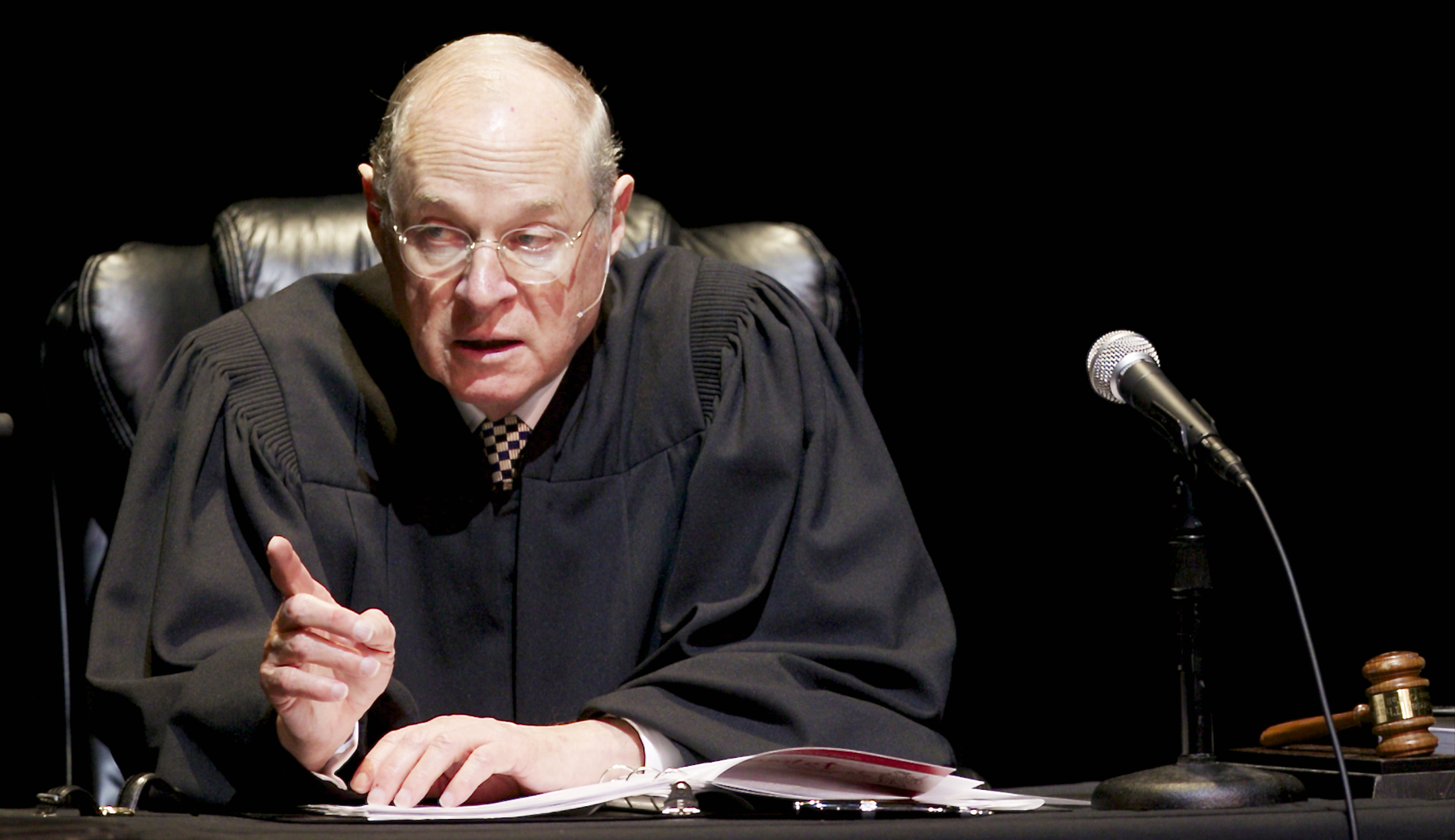 Trump sticking with list of 25 potential Supreme Court justices to replace Anthony Kennedy