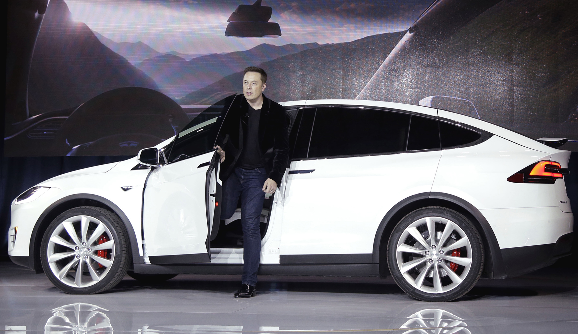 Report: SEC subpoenas Tesla over Elon Musk’s buyout tweets